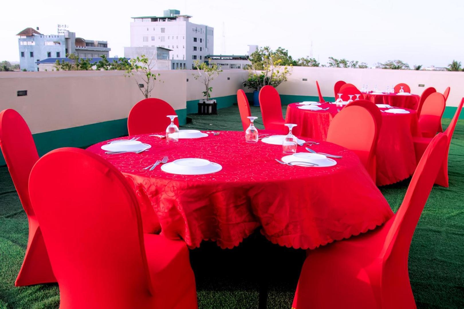 Kanola Luxury Hotel Anuradhapura Esterno foto