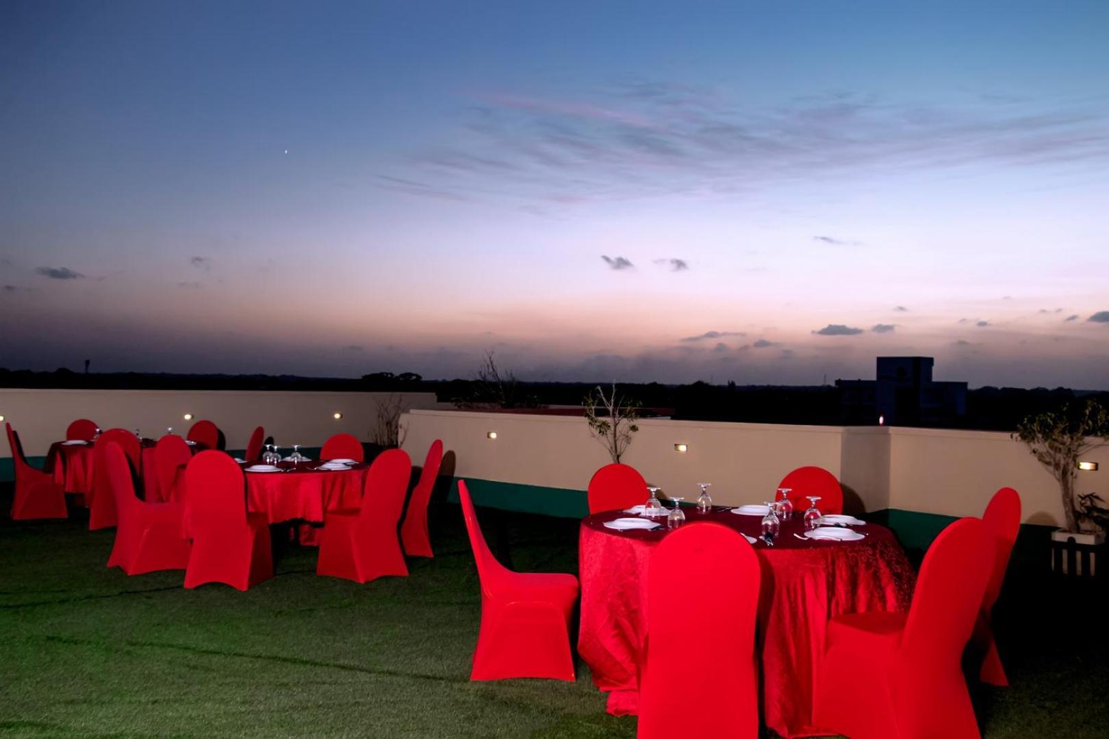 Kanola Luxury Hotel Anuradhapura Esterno foto