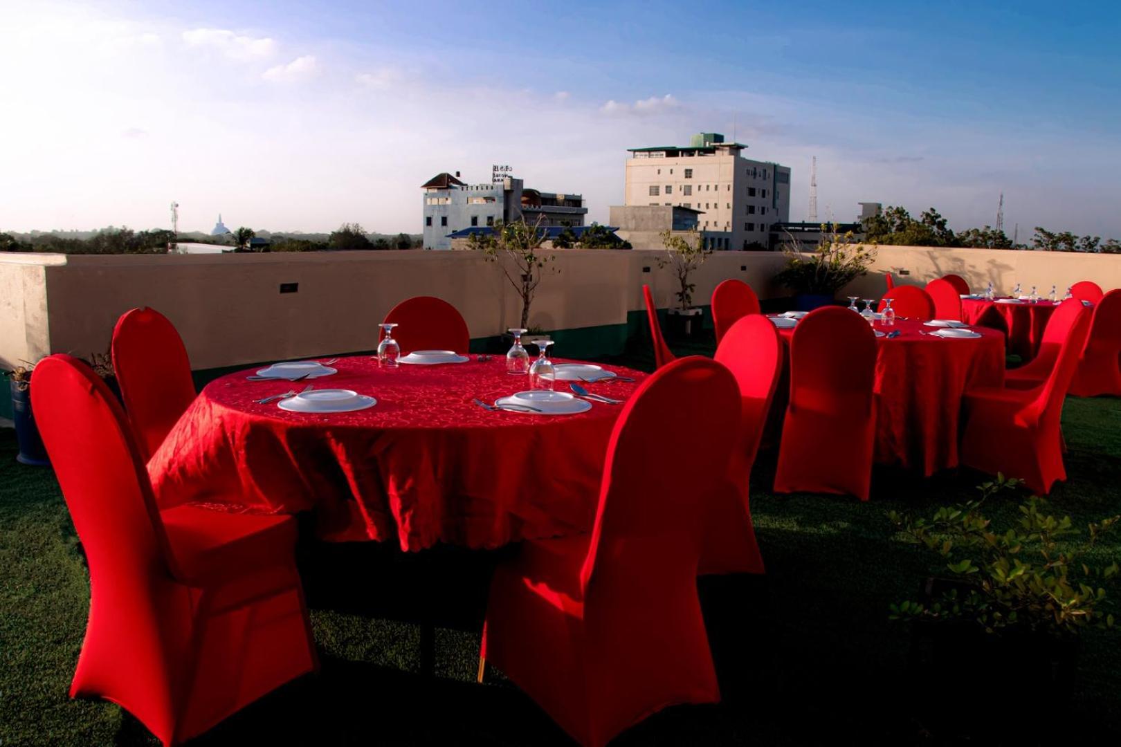 Kanola Luxury Hotel Anuradhapura Esterno foto
