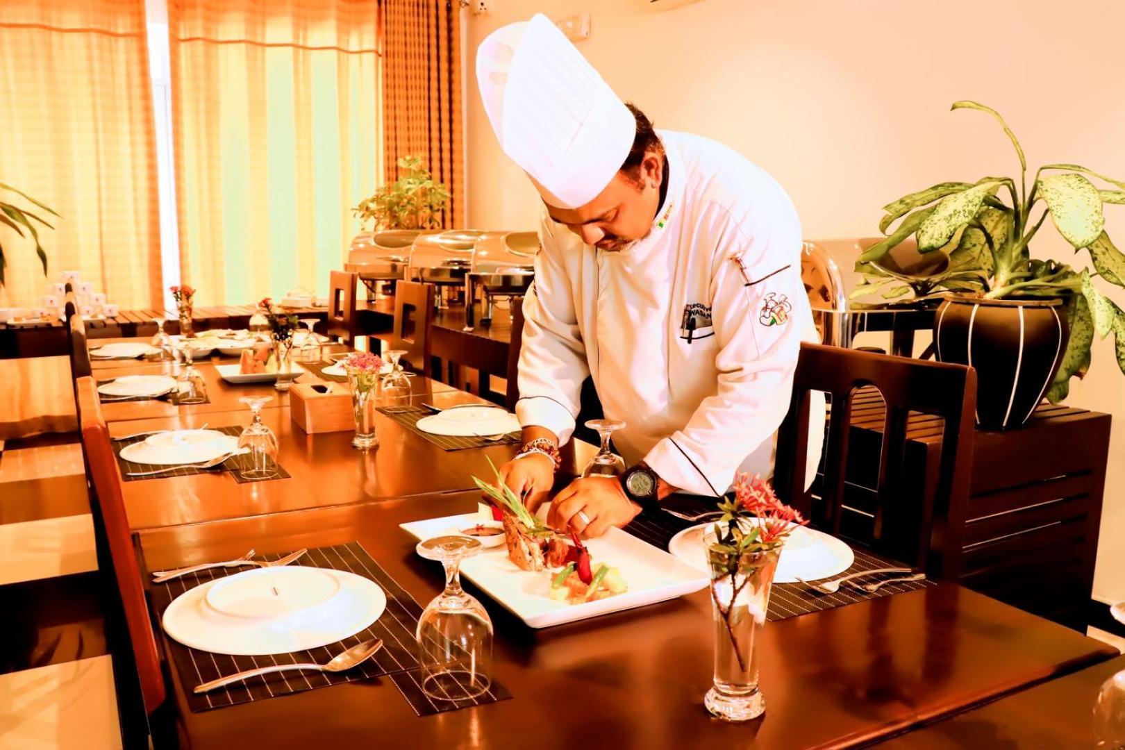 Kanola Luxury Hotel Anuradhapura Esterno foto