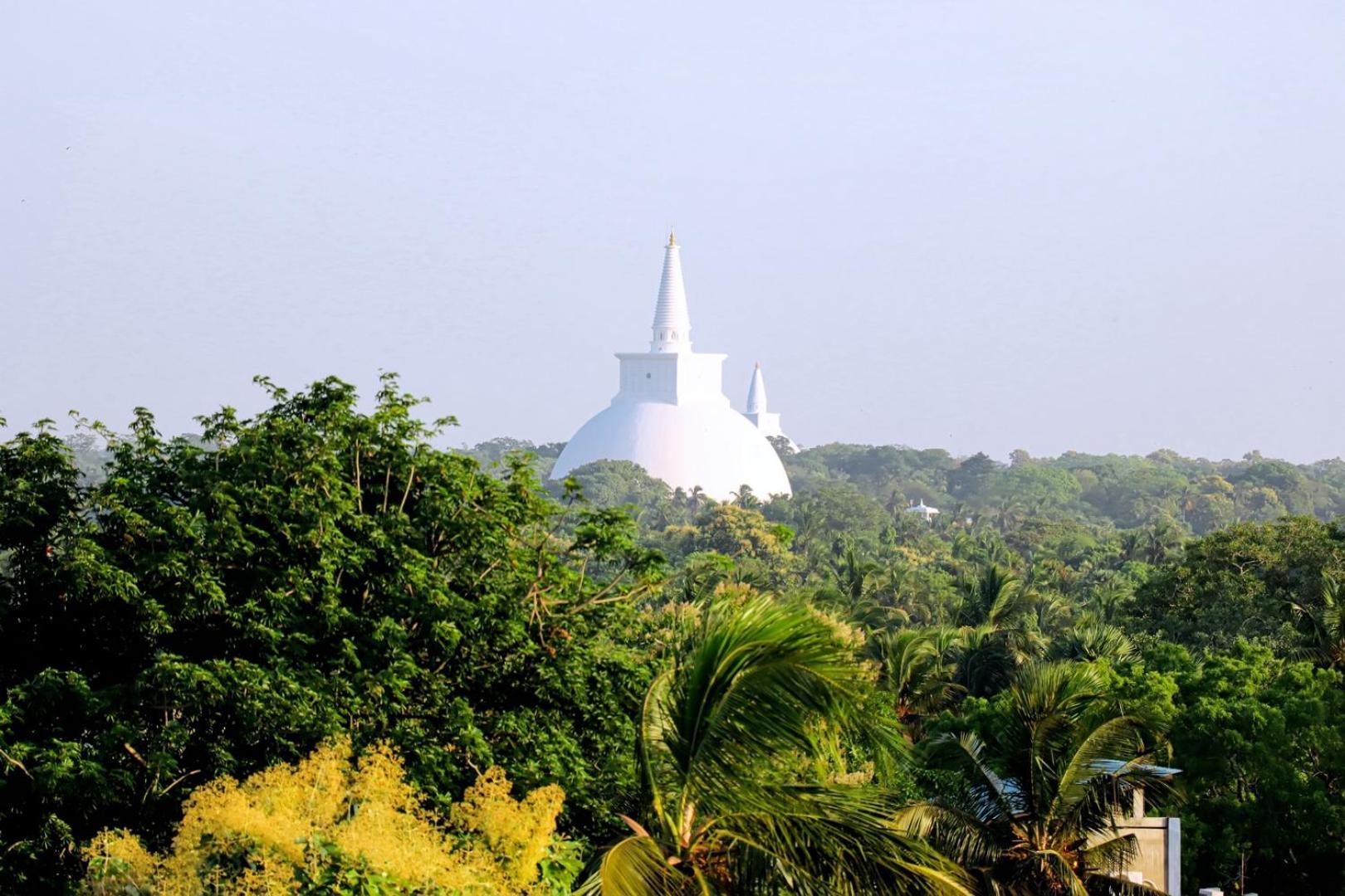 Kanola Luxury Hotel Anuradhapura Esterno foto
