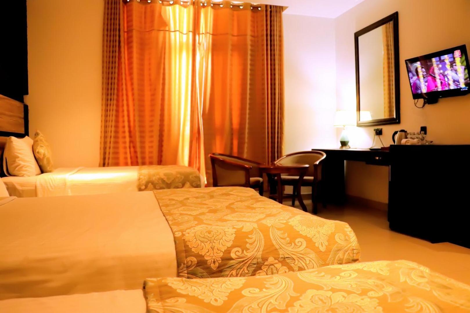 Kanola Luxury Hotel Anuradhapura Esterno foto